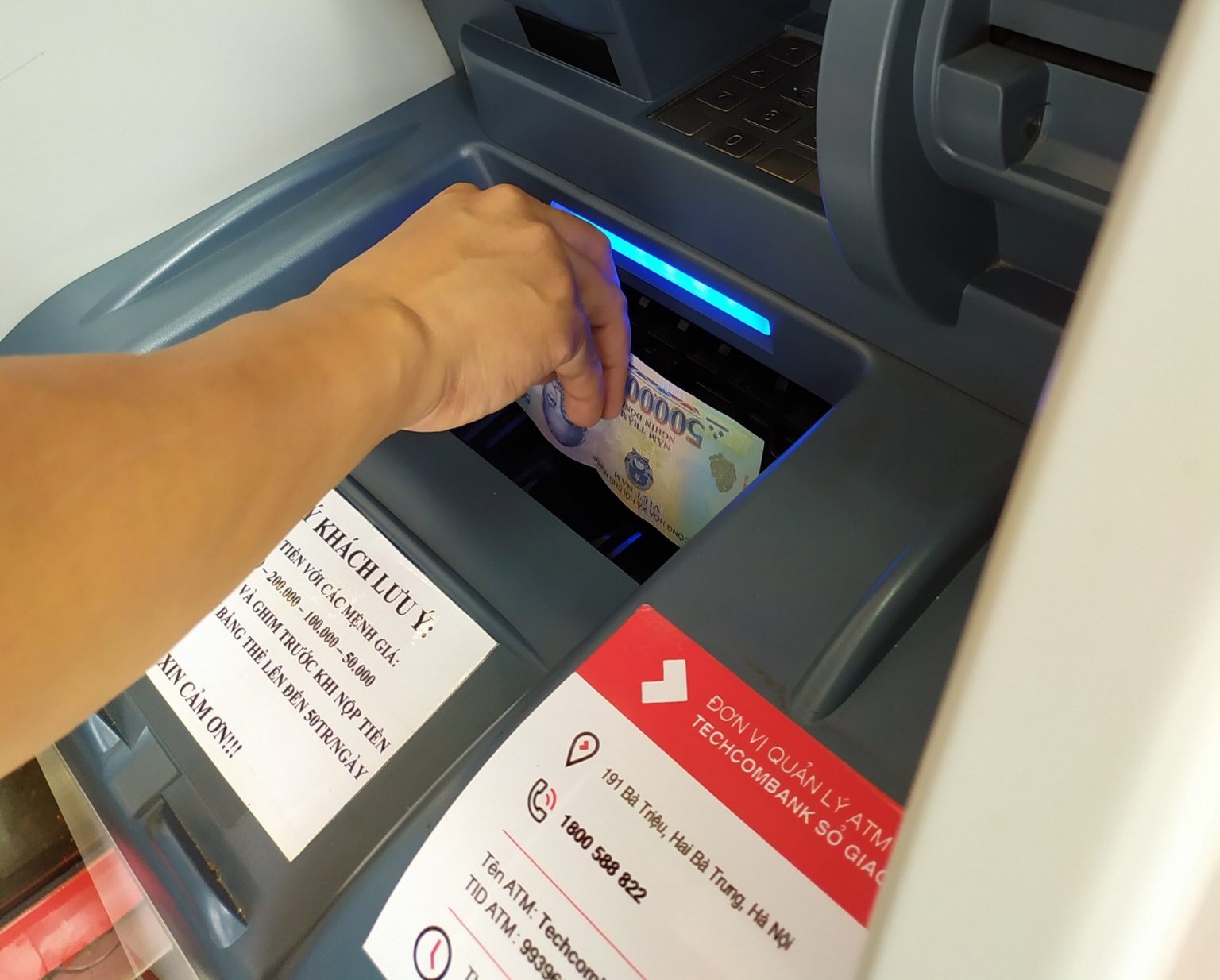 Nạp tiền trực tiếp vào máy ATM Techcombank ở đâu - TeeCafe