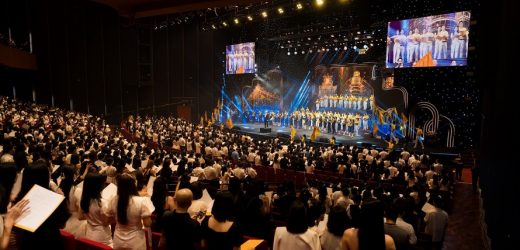Dàn hợp xướng hơn 3.500 người trong PVcomBank Concert ‘Hành trình vàng son’