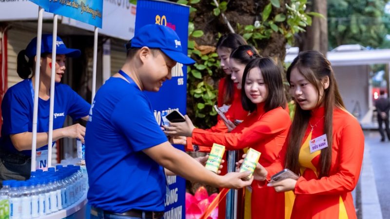 Vinamilk hòa nhịp cùng triệu trái tim mừng 80 năm Quốc khánh