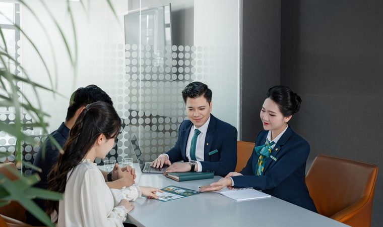 Phát Lộc khi tham gia gửi tiết kiệm tại BIDV